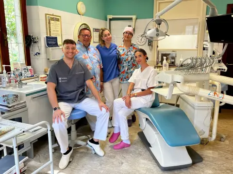 Foto di Studio Dentistico Dr. Paolo E Dr. Lorenzo Passaretti - Medico, Chirurgo, Odontoiatra