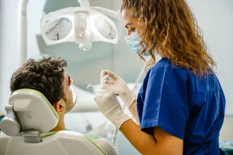 Foto di Dott.Ssa R. Valentina La Riccia Medicina Estetica Studio Odontoiatrico Milano Foggia