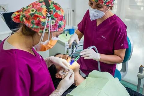Foto di Studio Dentistico Associato Dr.Ssa S. Avitabile - Dr.Ssa P. Maviglia