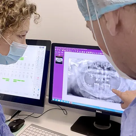 Foto di Dr. Roberto Nassisi Studio Di Odontoiatria E Stomatologia