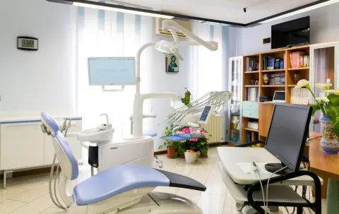 Foto di Studio Dentistico Saladino - Sbiancamento Denti, Protesi Dentali, Ortodonzia
